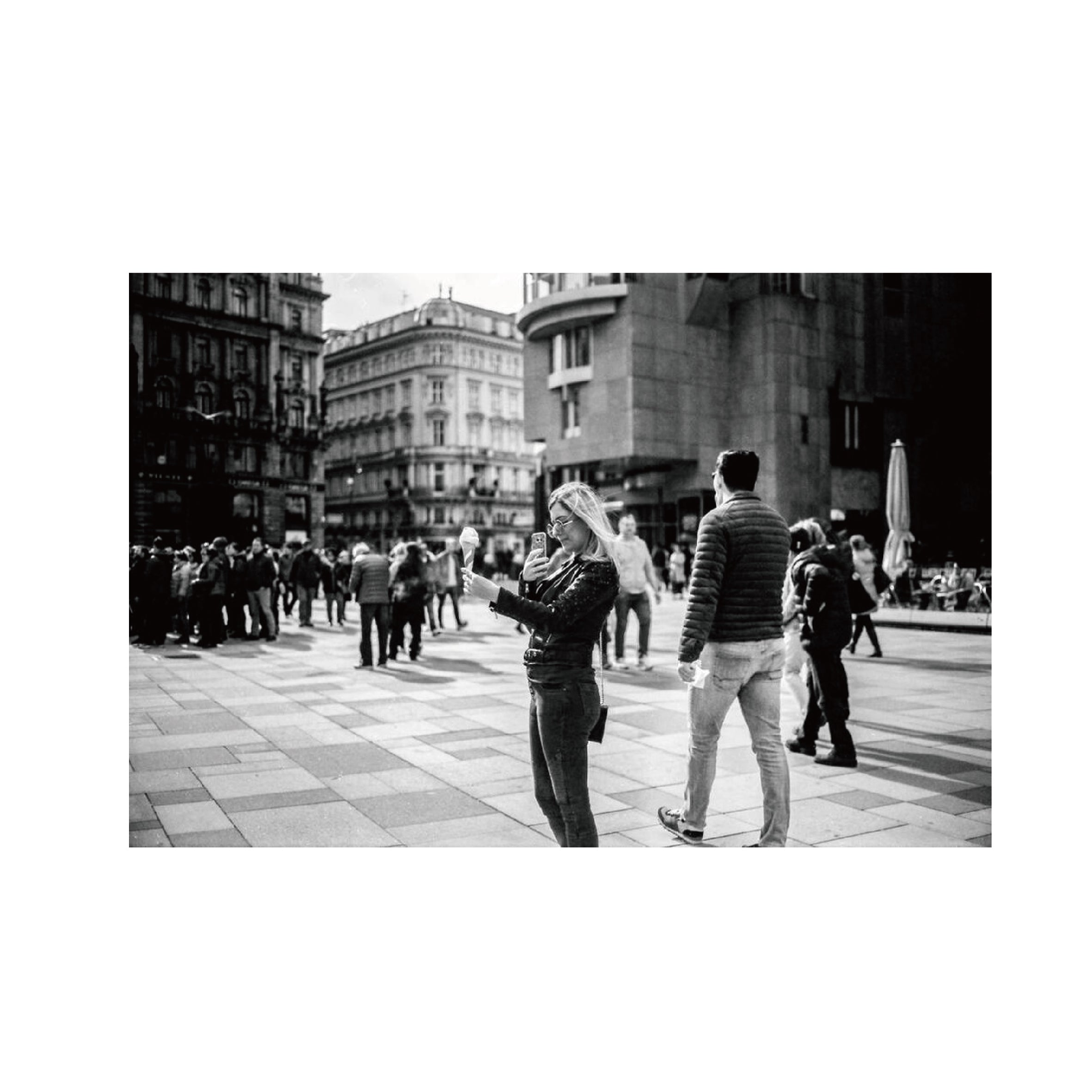 KONO! Monolit 64 B&W